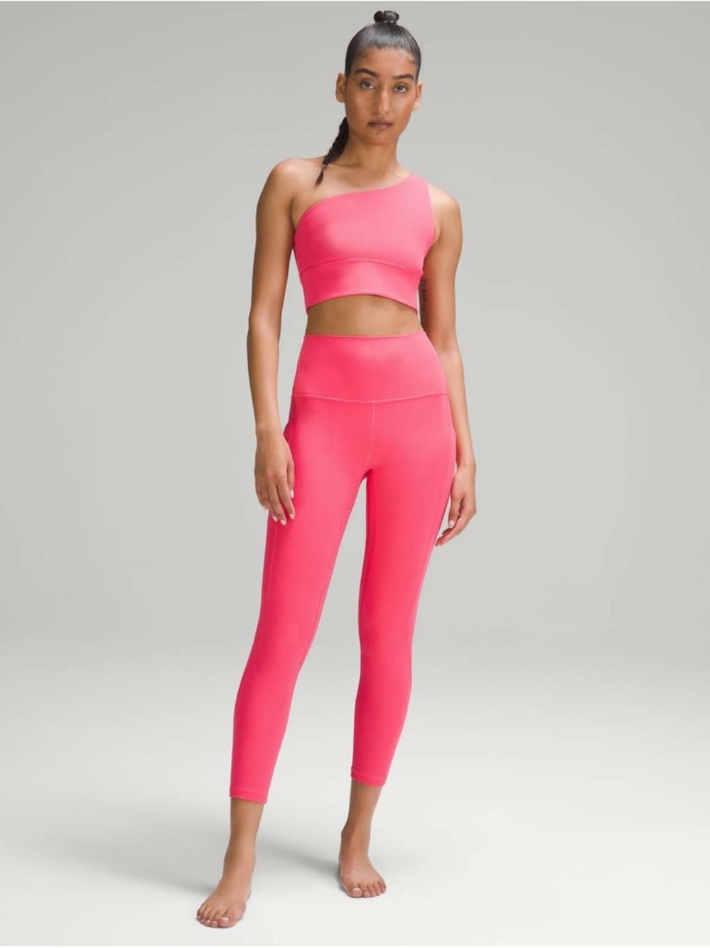 Lululemon Align High-Rise Pant with Pockets 25"
Lip Gloss size 10 pink tone